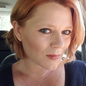 Meet your Posher, Deedee